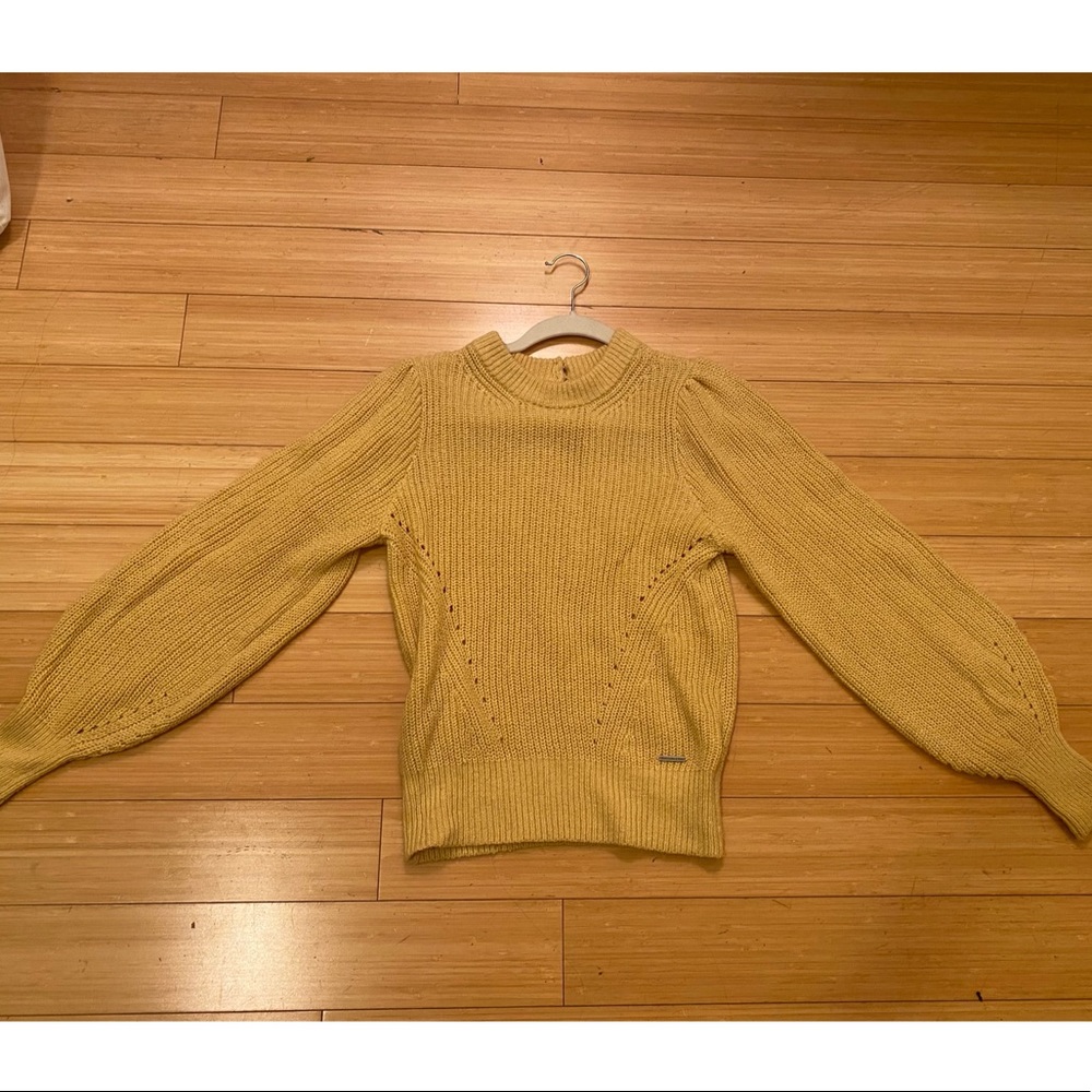 Abercrombie yellow gold knit sweater size XS